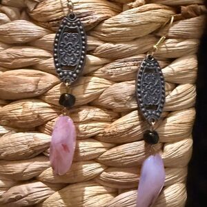 Vintage filigree pink agate teardrop dangle earrings